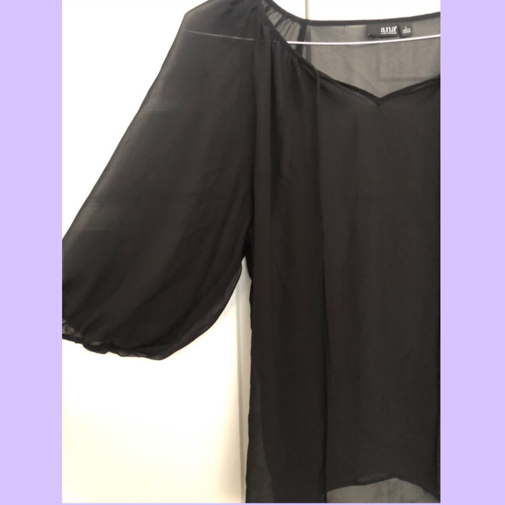 Black, Flowy 3/4 Sleeve Top
